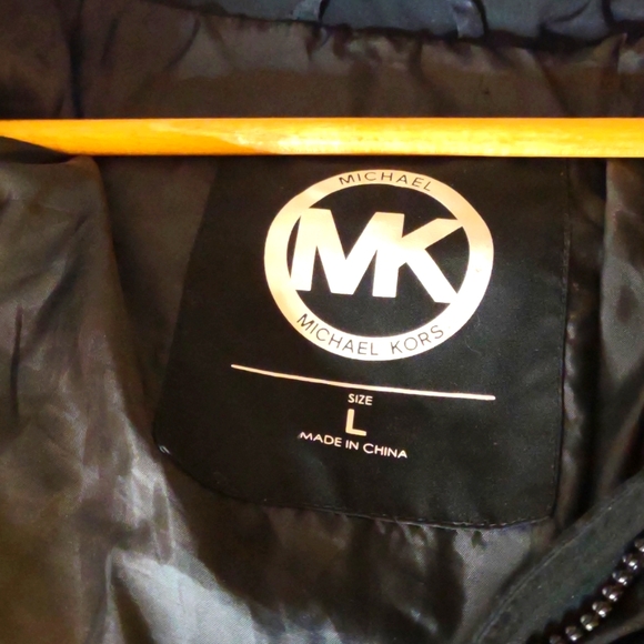 Michael Kors Lady's  Black Puffer Coat w/Quilted Collar - Size Large - Picture 12 of 16